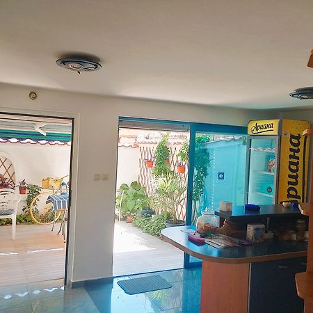 Lira Sto Apartments Поморие Екстериор снимка