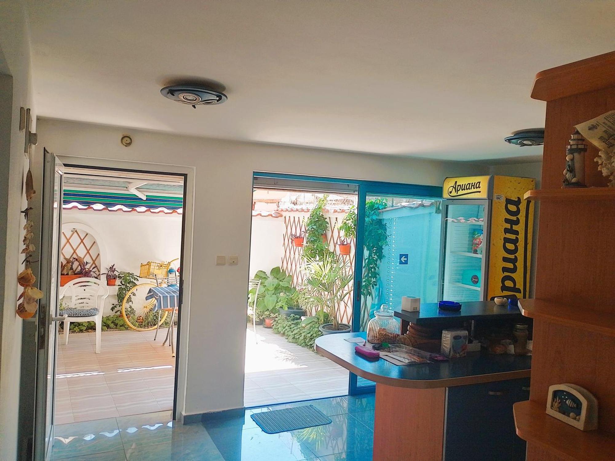 Lira Sto Apartments Поморие Екстериор снимка