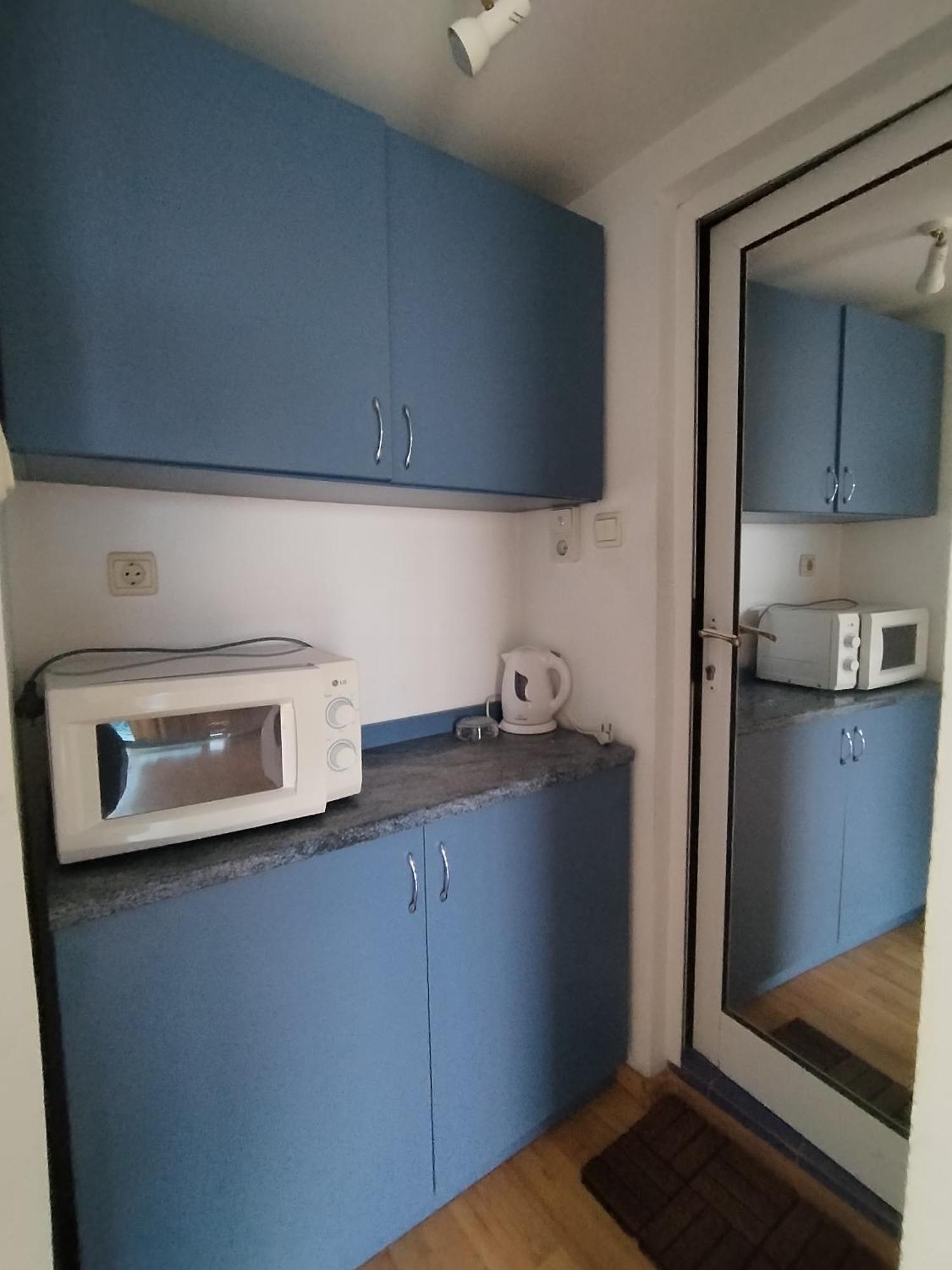 Lira Sto Apartments Поморие Екстериор снимка
