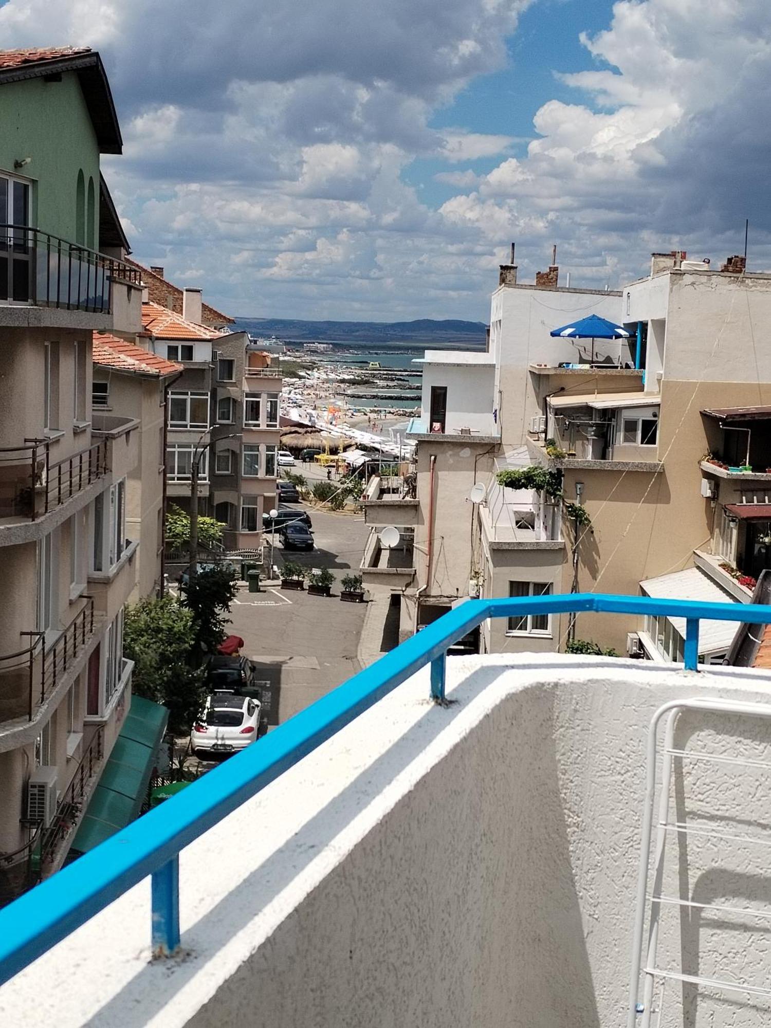 Lira Sto Apartments Поморие Екстериор снимка