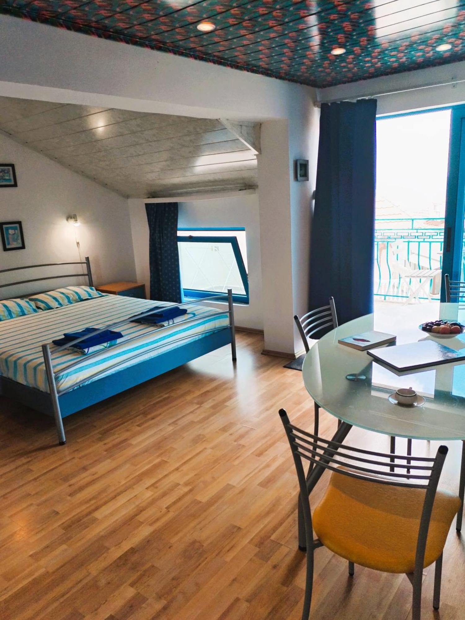 Lira Sto Apartments Поморие Екстериор снимка