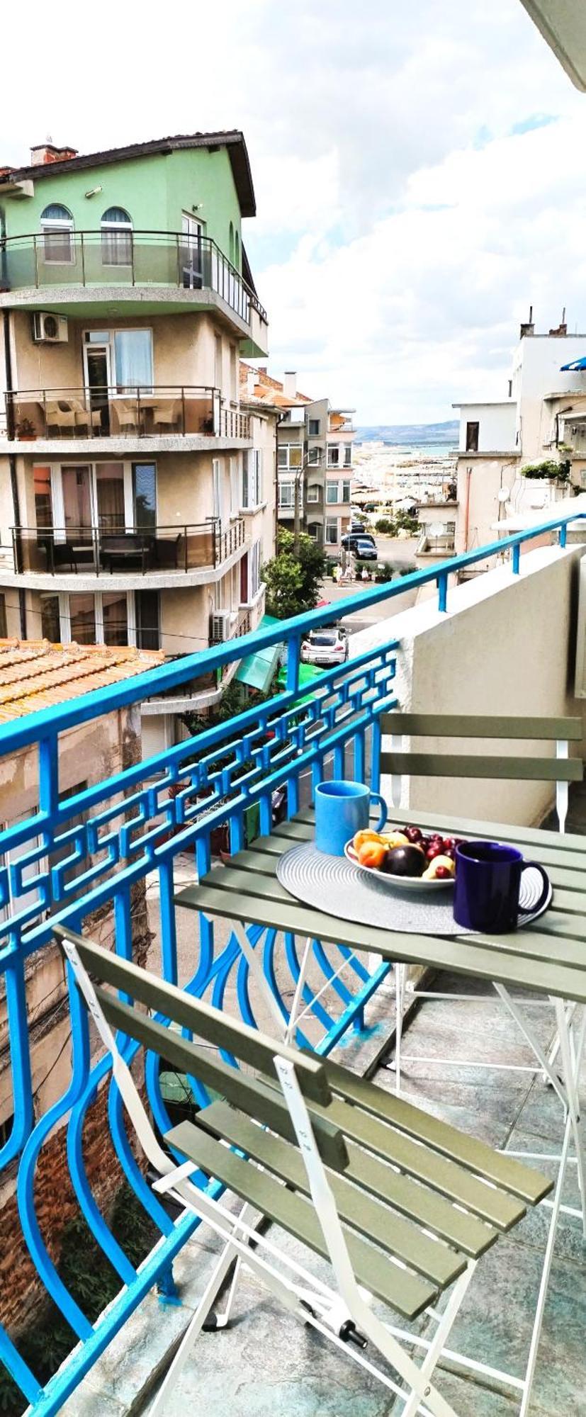 Lira Sto Apartments Поморие Екстериор снимка