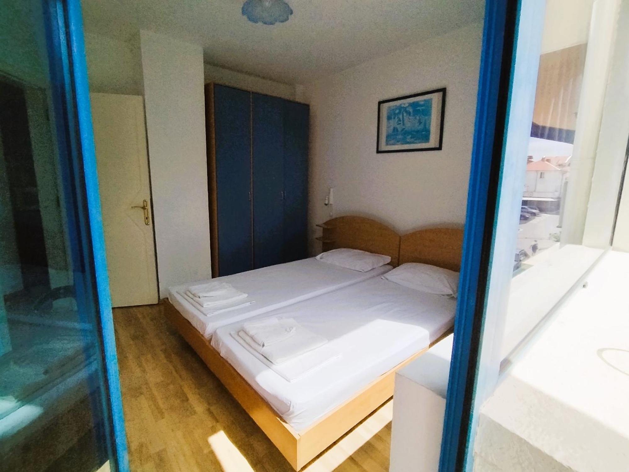 Lira Sto Apartments Поморие Екстериор снимка