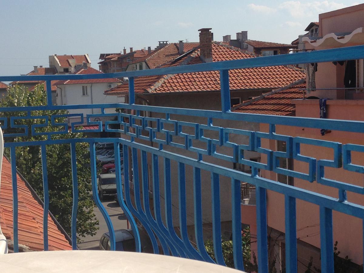 Lira Sto Apartments Поморие Екстериор снимка
