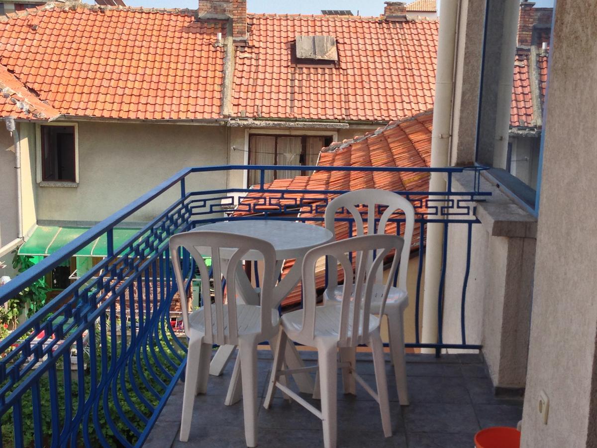 Lira Sto Apartments Поморие Екстериор снимка