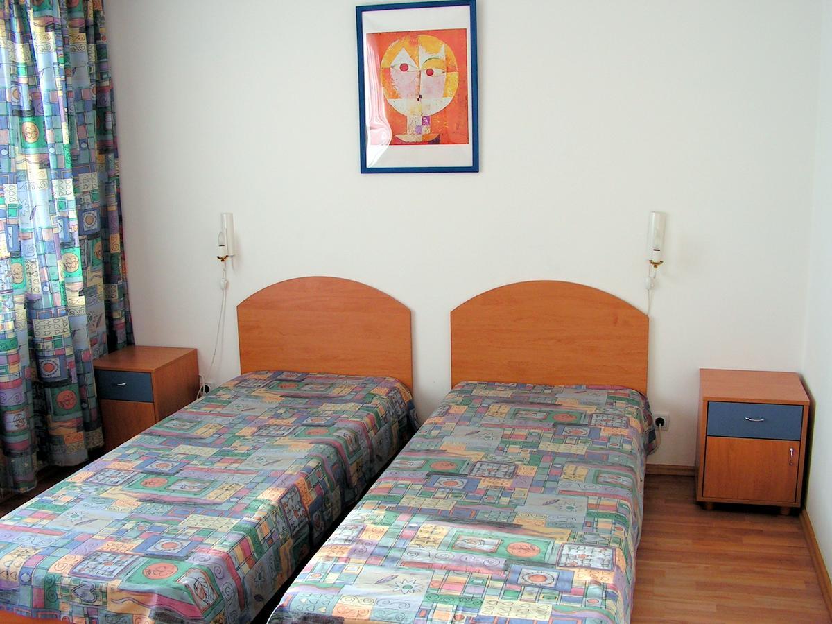Lira Sto Apartments Поморие Екстериор снимка